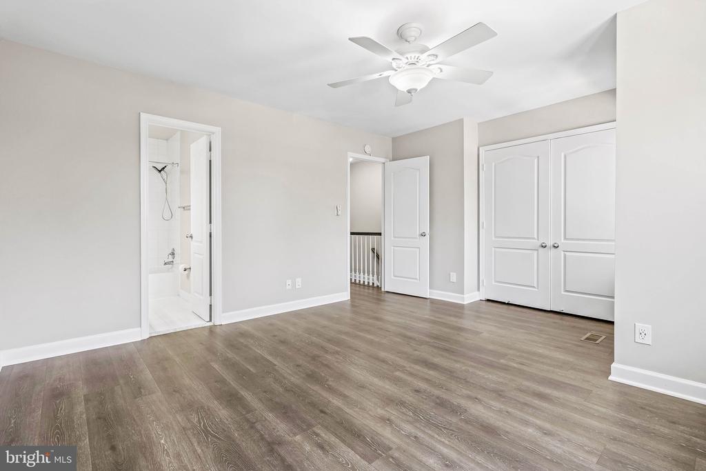 3842 CHESTERWOOD DRIVE Unit: 3842