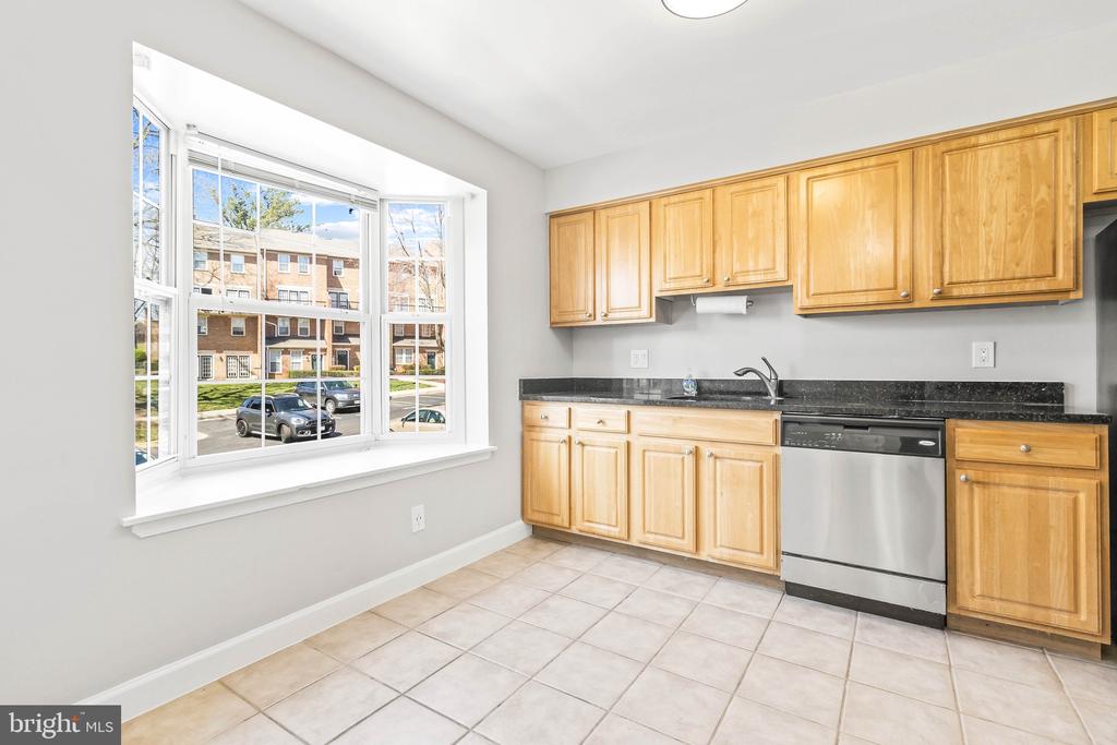 3842 CHESTERWOOD DRIVE Unit: 3842