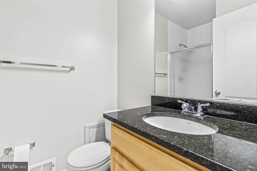 3842 CHESTERWOOD DRIVE Unit: 3842