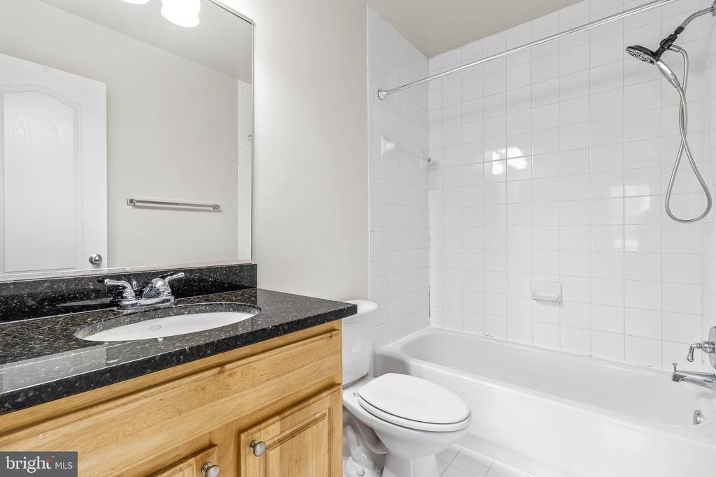 3842 CHESTERWOOD DRIVE Unit: 3842