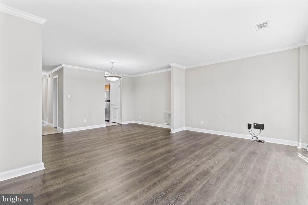 3842 CHESTERWOOD DRIVE Unit: 3842