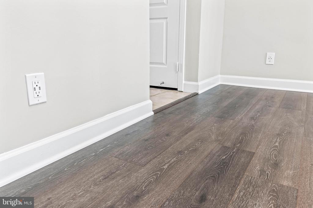 3842 CHESTERWOOD DRIVE Unit: 3842