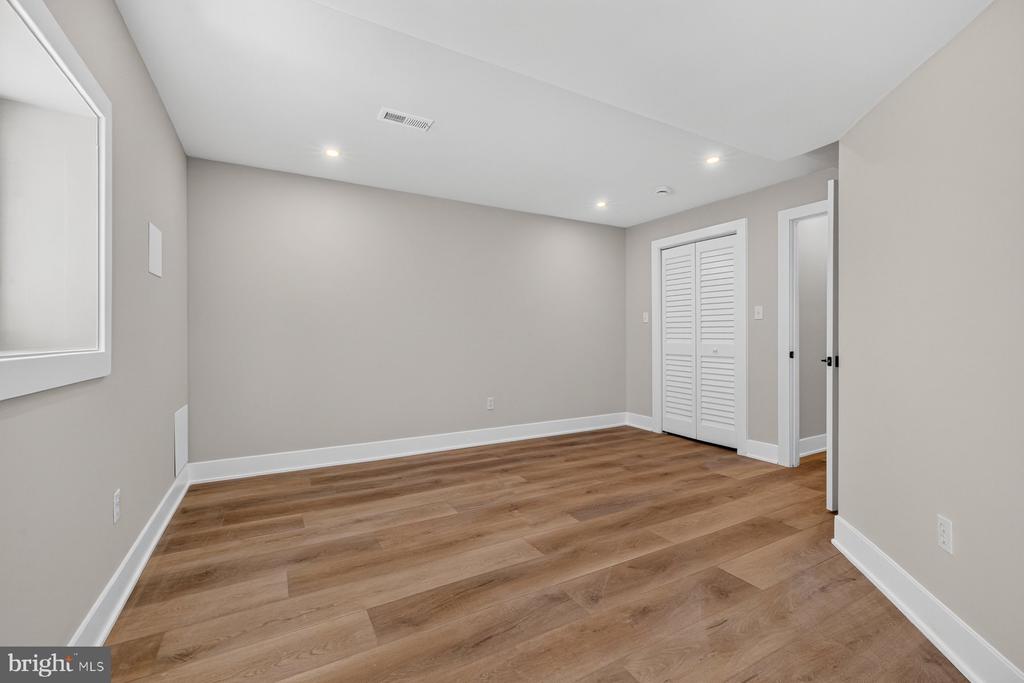 2610 SILVERDALE DRIVE