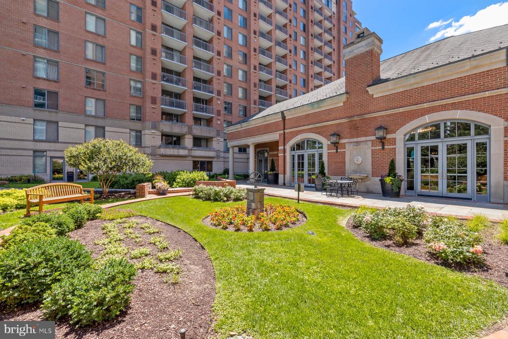 11710 OLD GEORGETOWN RD. Unit: 409