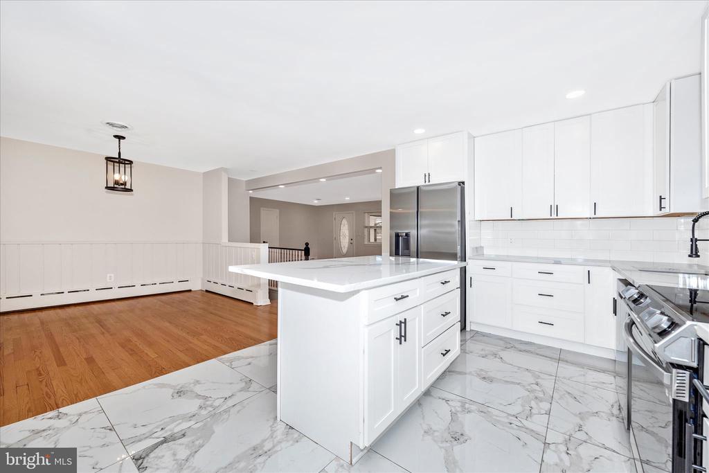 16215 REDLAND ROAD