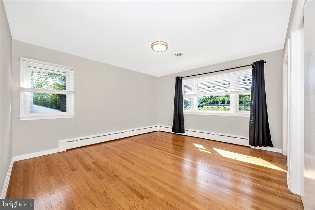 16215 REDLAND ROAD
