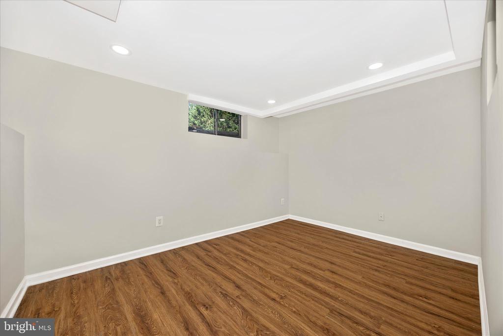 16215 REDLAND ROAD