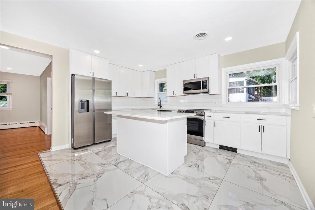 16215 REDLAND ROAD
