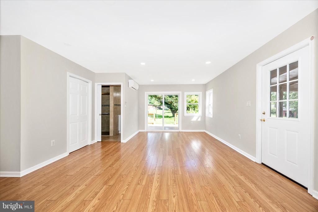 16215 REDLAND ROAD