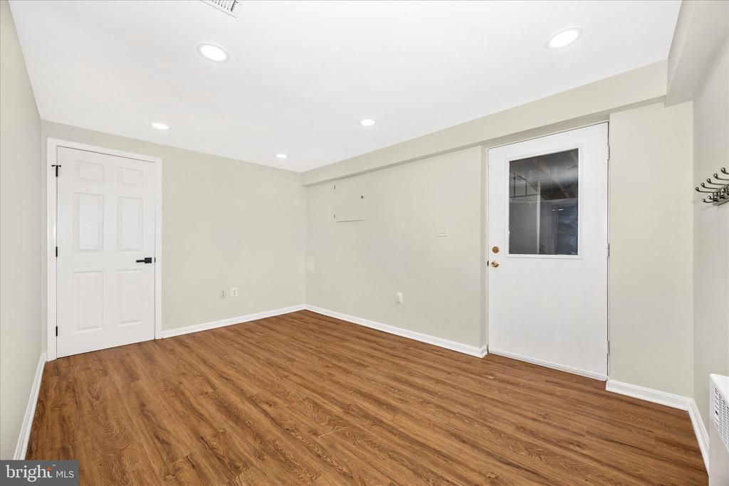 16215 REDLAND ROAD