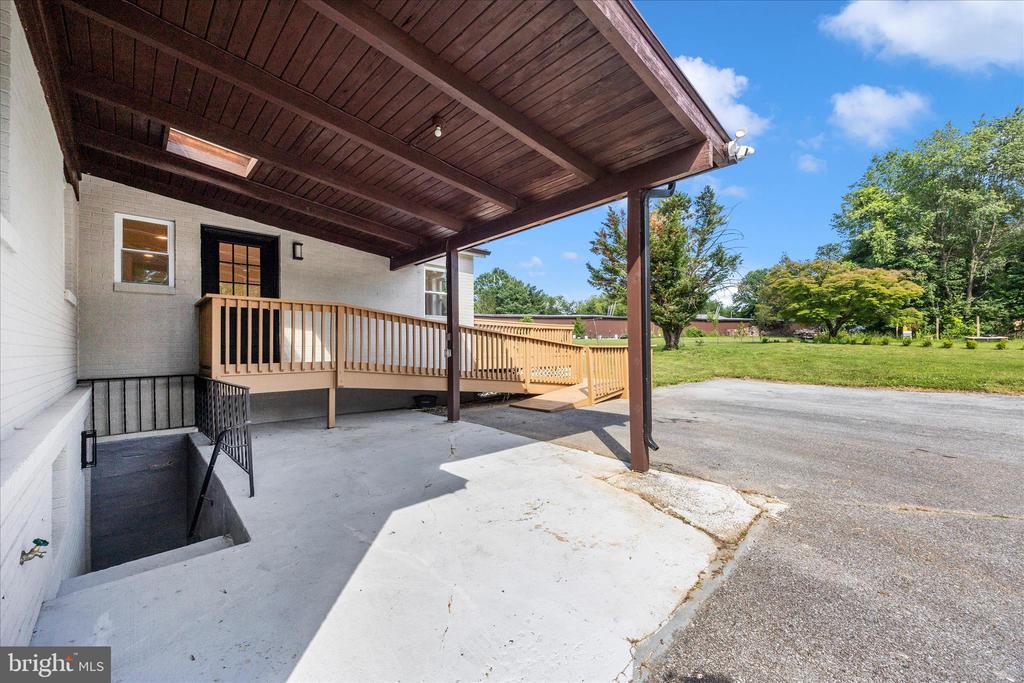 16215 REDLAND ROAD