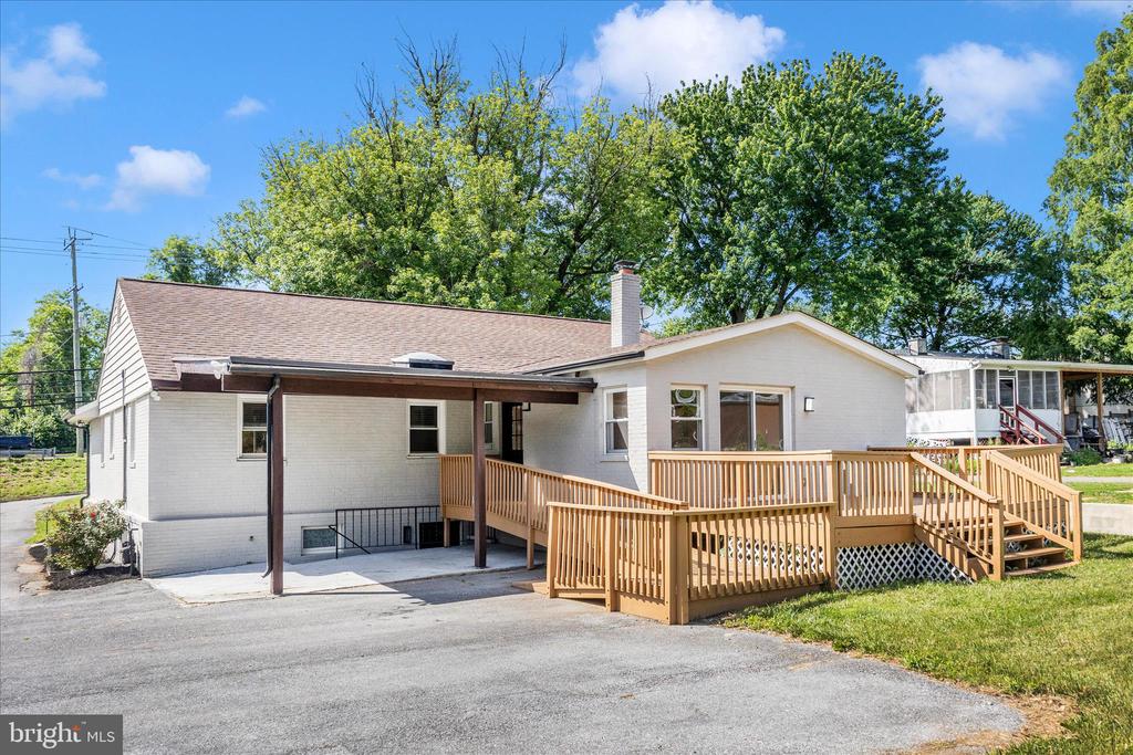 16215 REDLAND ROAD