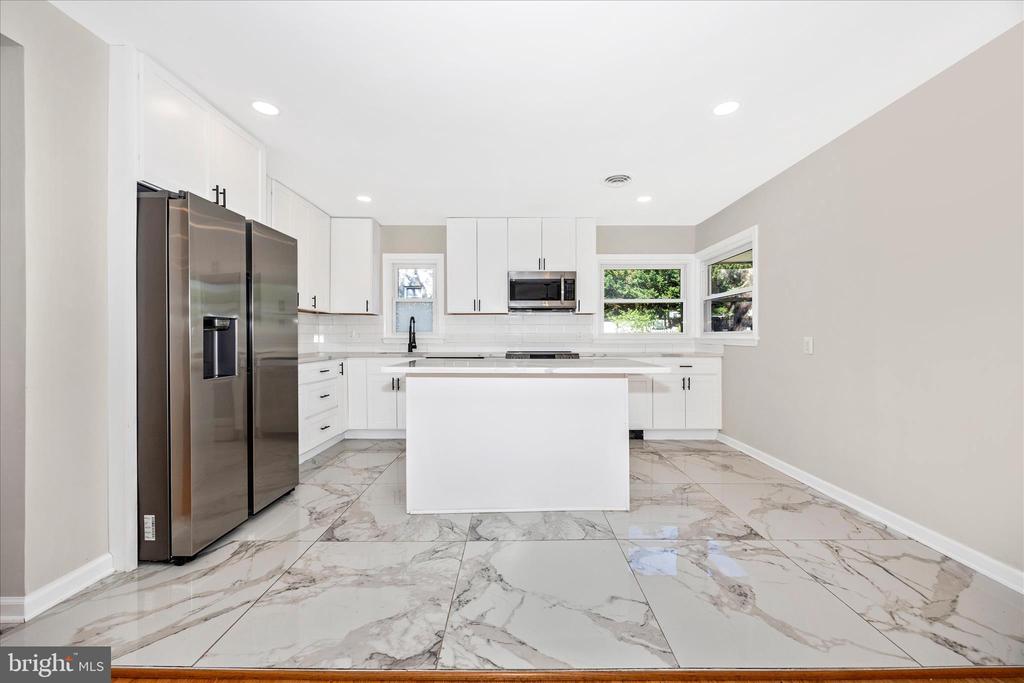 16215 REDLAND ROAD