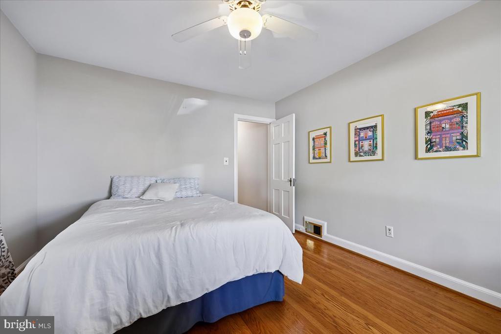 10404 AMHERST AVENUE