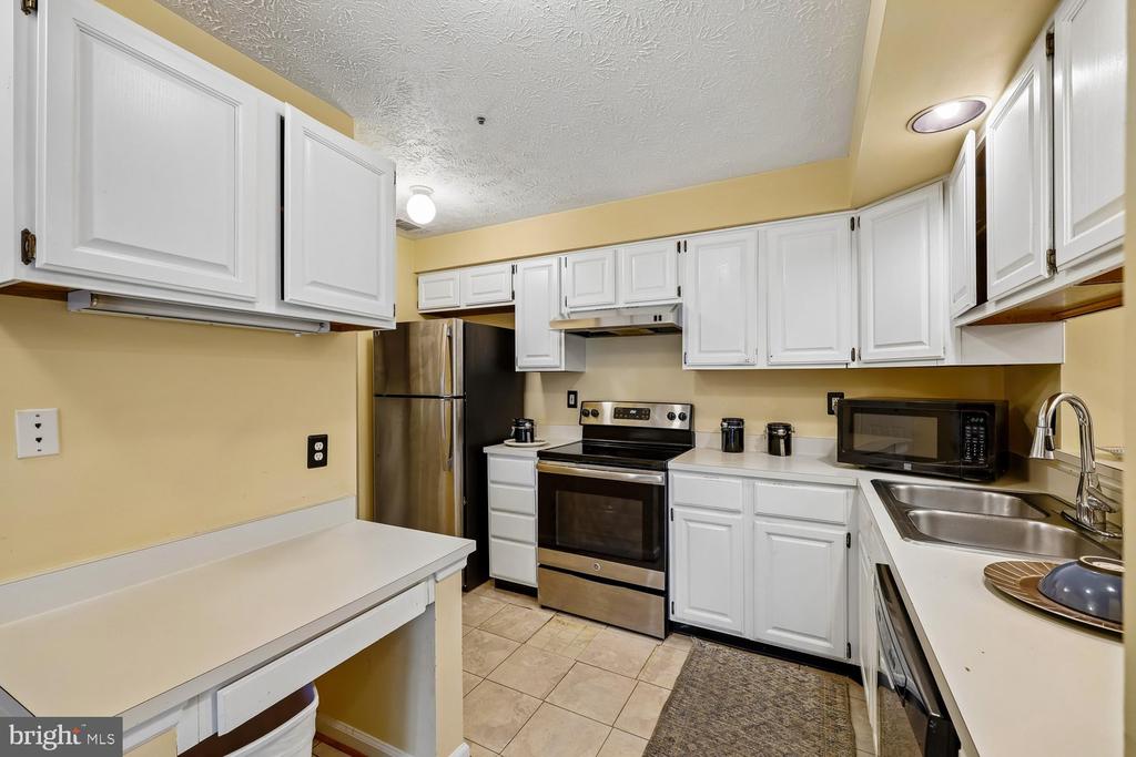 12204 EAGLES NEST COURT Unit: G