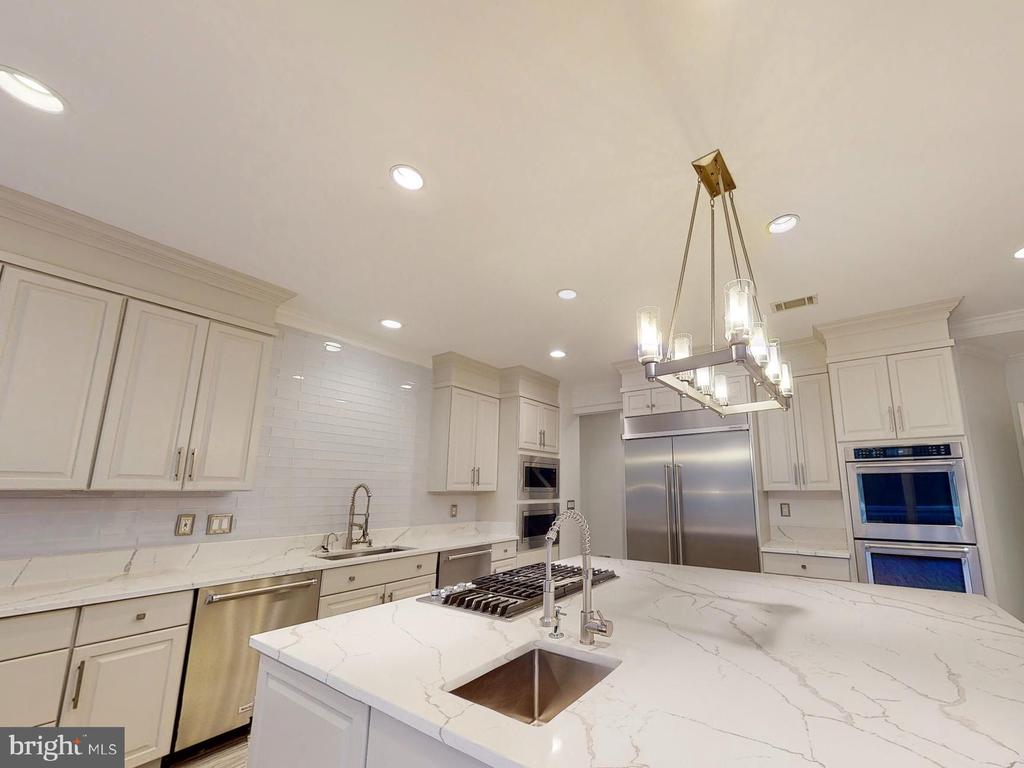 9629 EAGLE RIDGE DRIVE