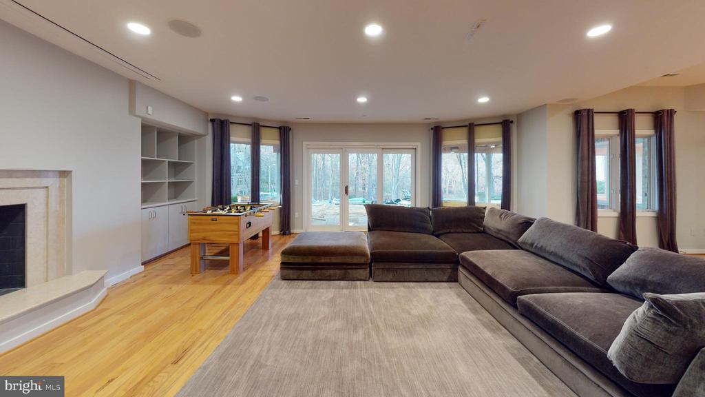 9629 EAGLE RIDGE DRIVE