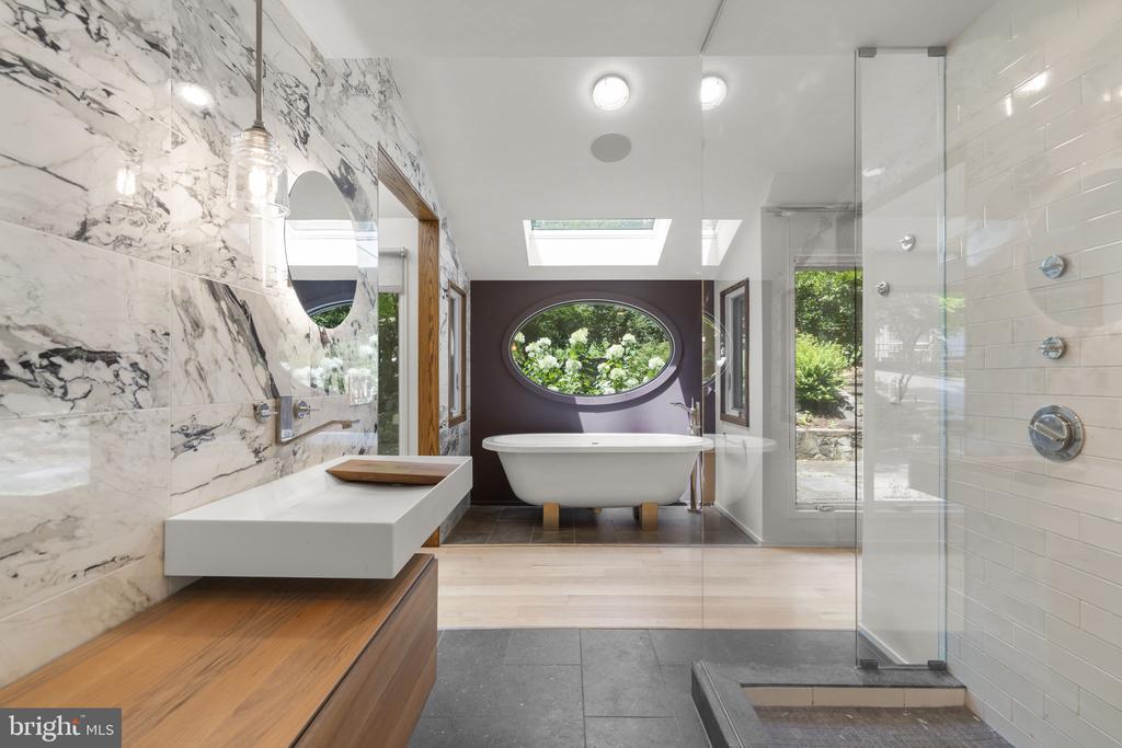 5517 MOHICAN ROAD