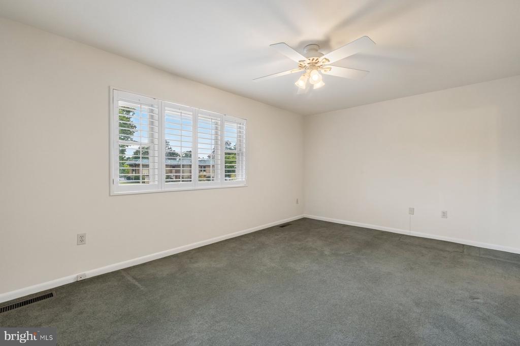3498 GLENEAGLES DRIVE Unit: 79-F