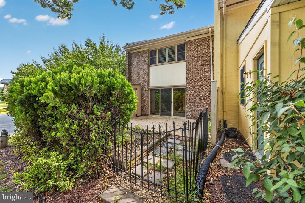 3498 GLENEAGLES DRIVE Unit: 79-F