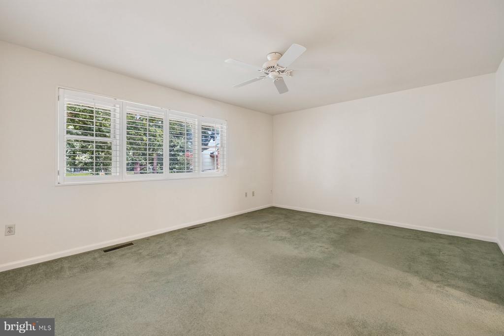 3498 GLENEAGLES DRIVE Unit: 79-F