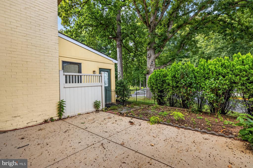 3498 GLENEAGLES DRIVE Unit: 79-F