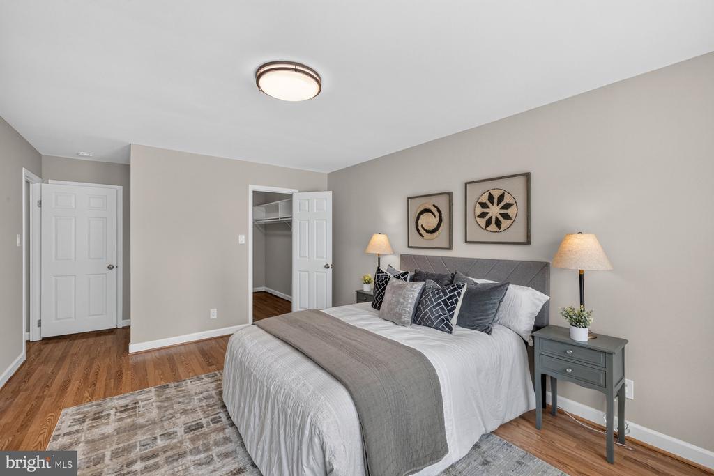 11415 COMMONWEALTH DRIVE Unit: 204