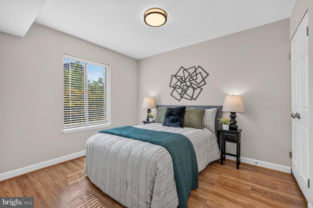 11415 COMMONWEALTH DRIVE Unit: 204