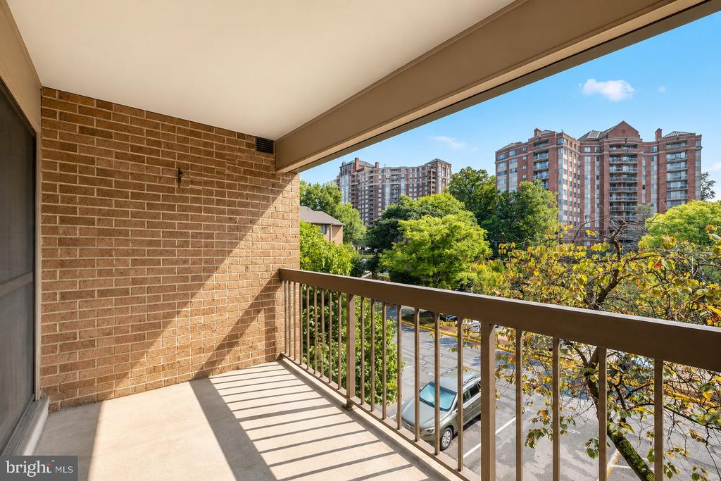 11415 COMMONWEALTH DRIVE Unit: 204