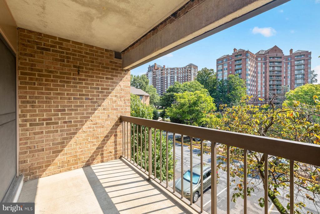 11415 COMMONWEALTH DRIVE Unit: 204