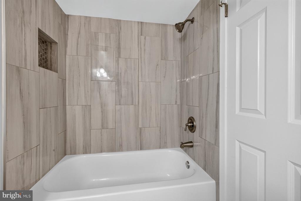 11415 COMMONWEALTH DRIVE Unit: 204