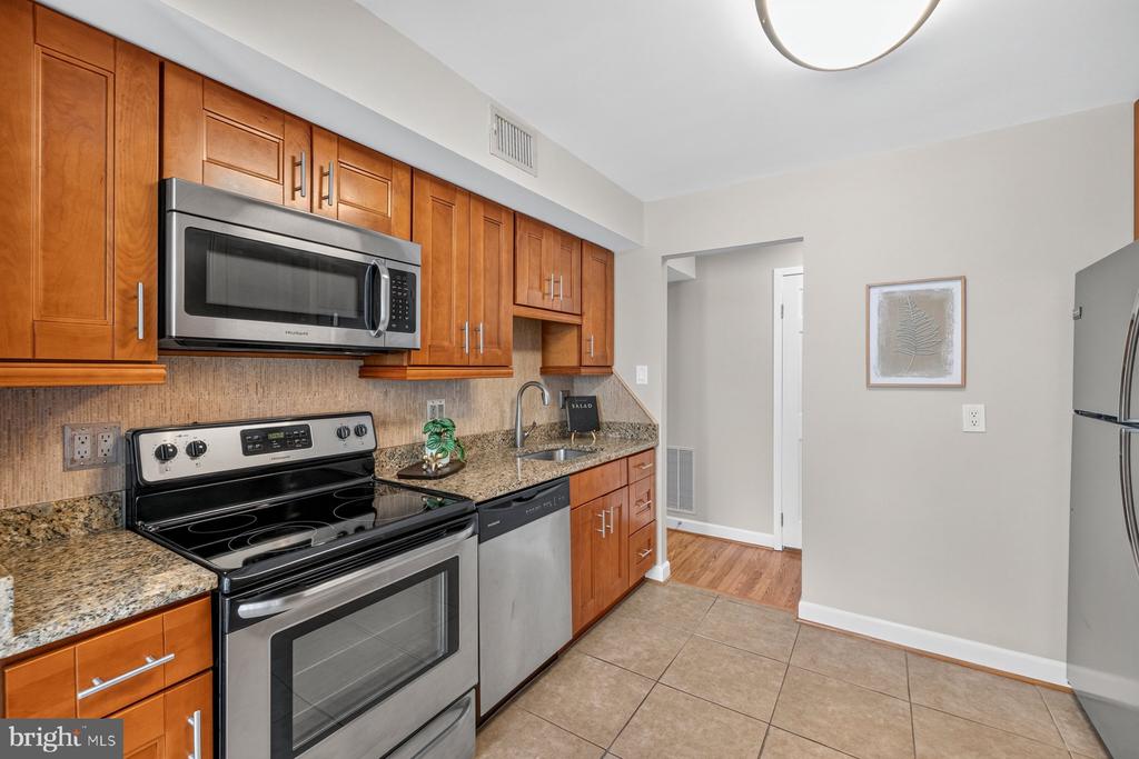 11415 COMMONWEALTH DRIVE Unit: 204