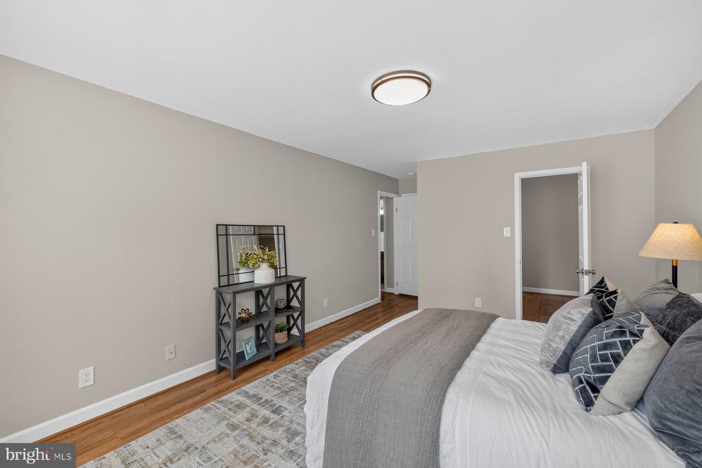 11415 COMMONWEALTH DRIVE Unit: 204