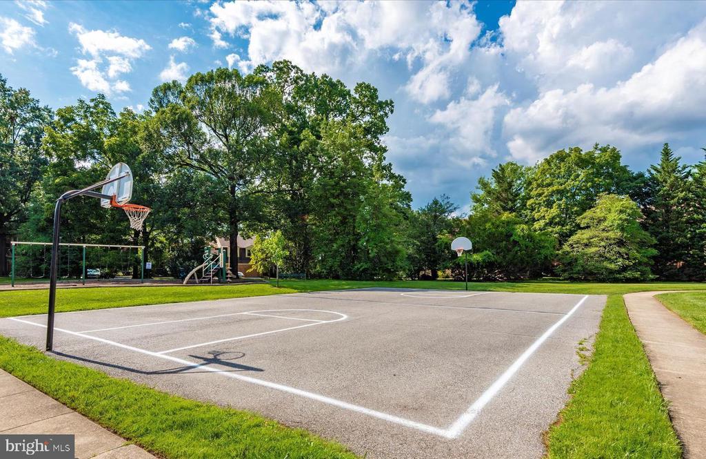 11415 COMMONWEALTH DRIVE Unit: 204