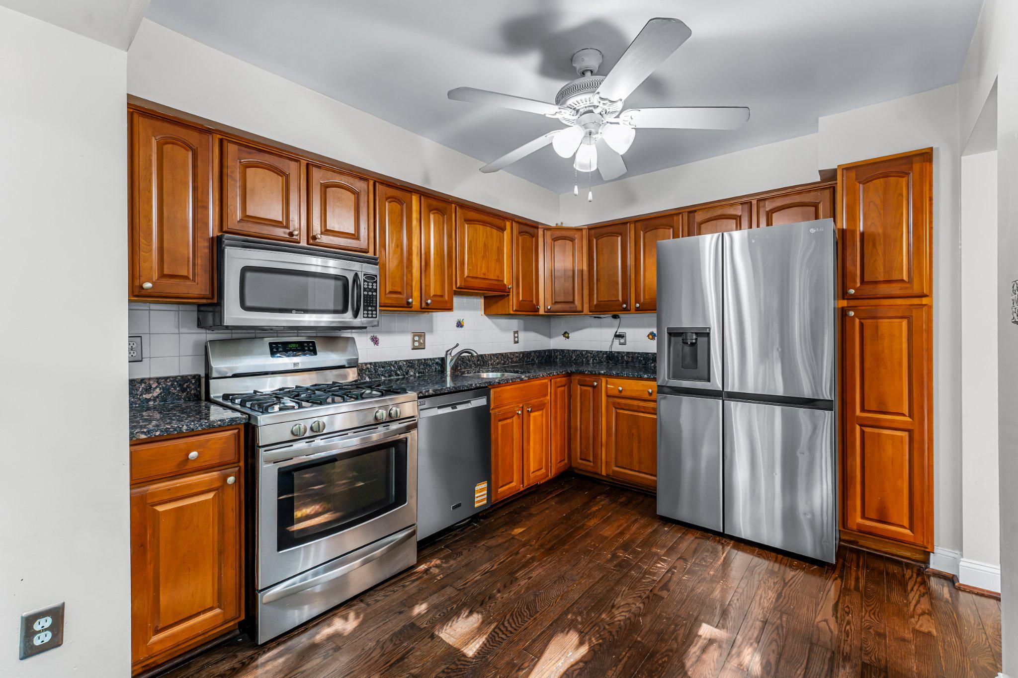 12033 EAGLEWOOD