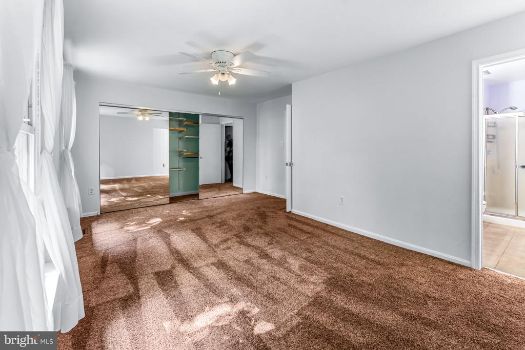 12033 EAGLEWOOD