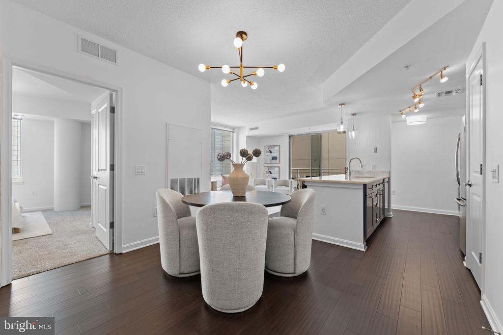 930 WAYNE AVENUE Unit: 610