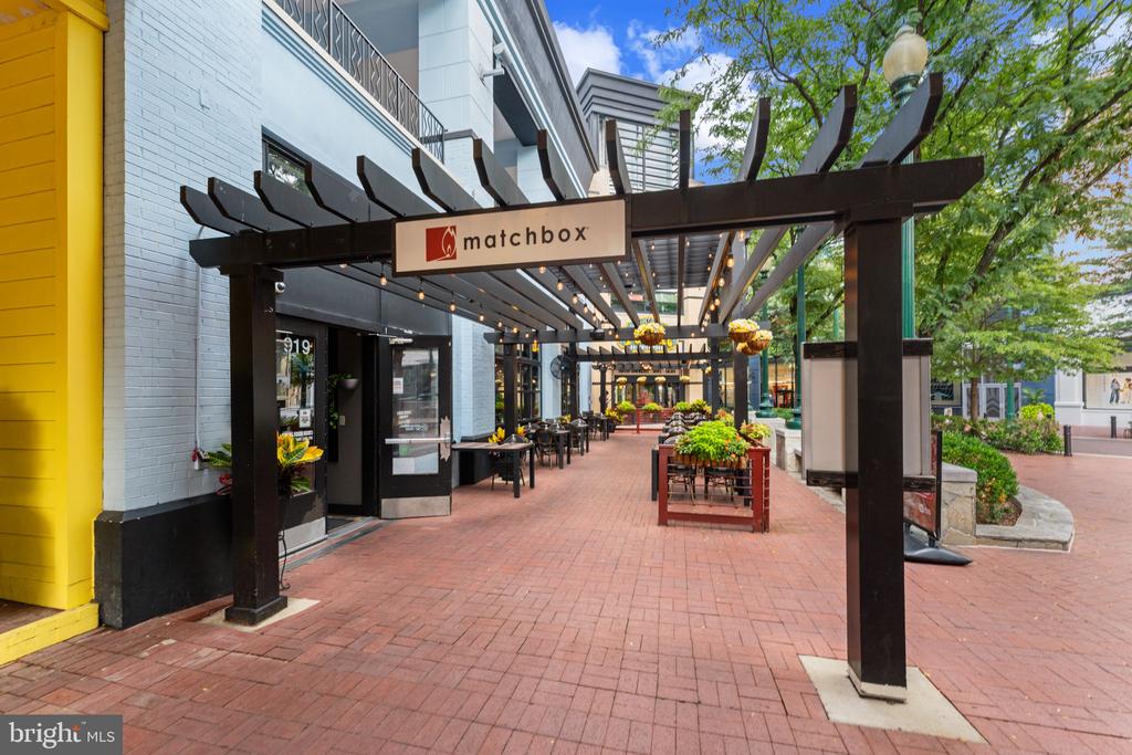 930 WAYNE AVENUE Unit: 610