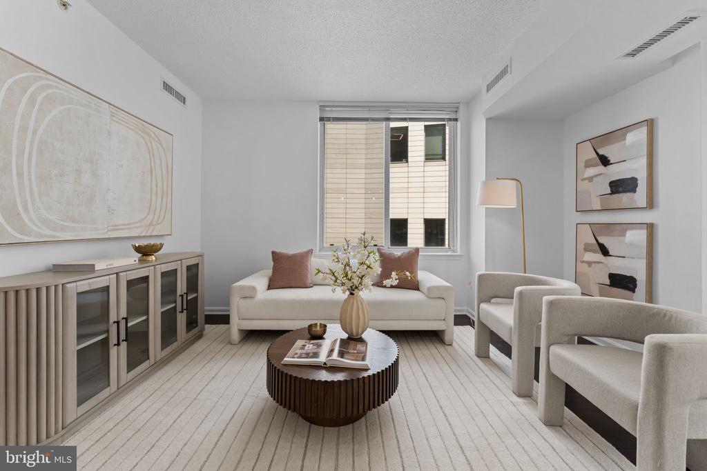 930 WAYNE AVENUE Unit: 610