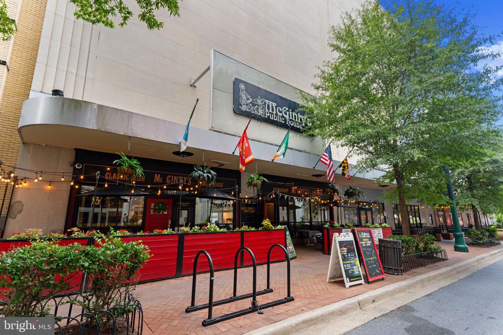 930 WAYNE AVENUE Unit: 610