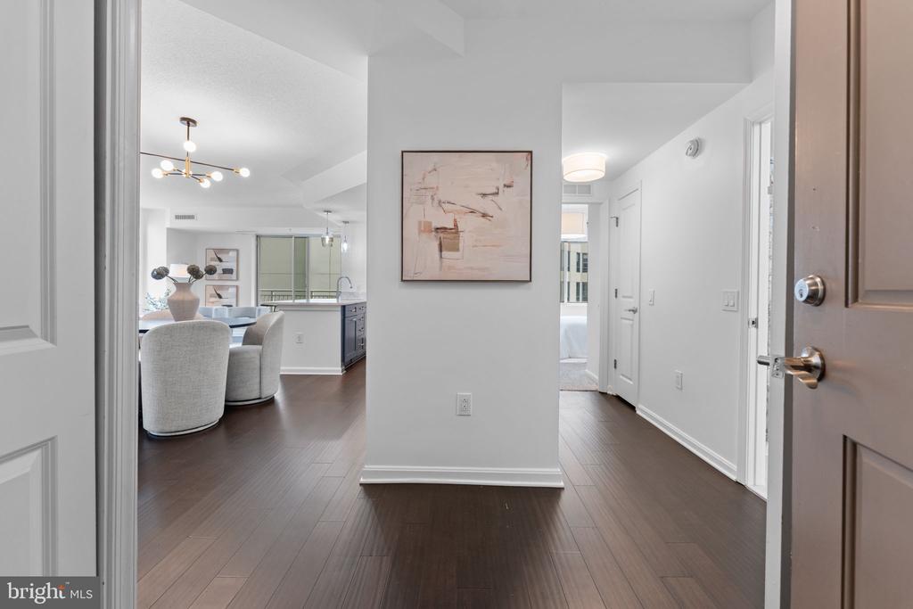 930 WAYNE AVENUE Unit: 610