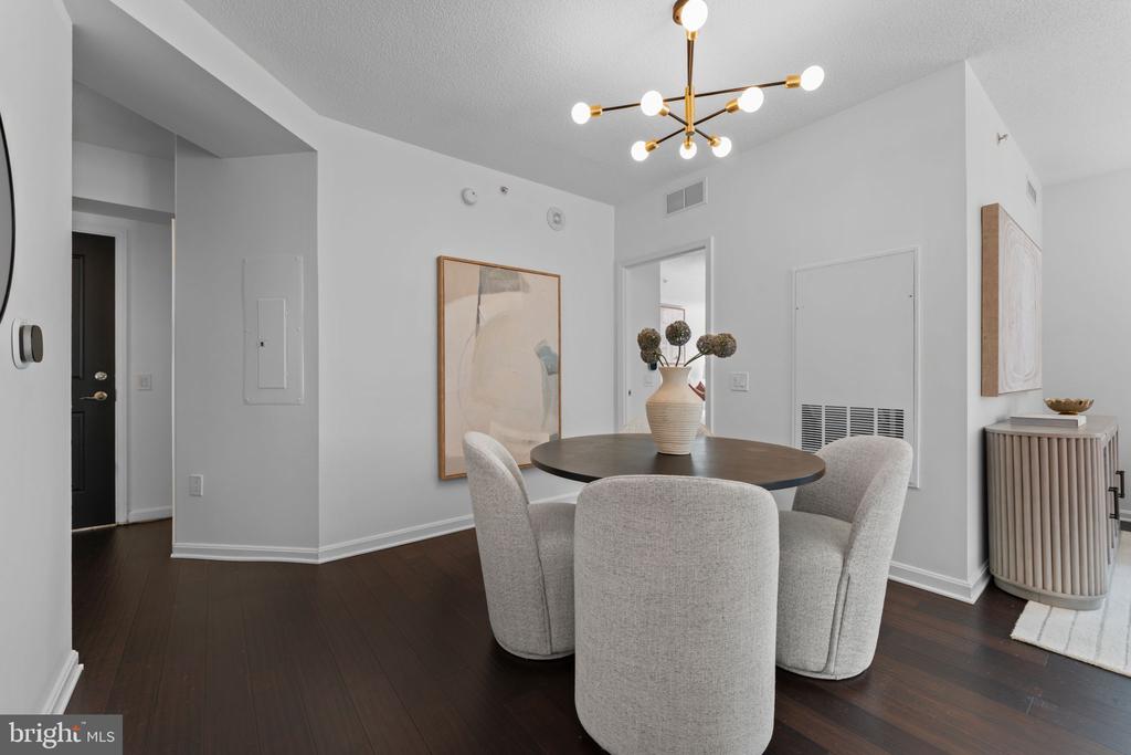 930 WAYNE AVENUE Unit: 610