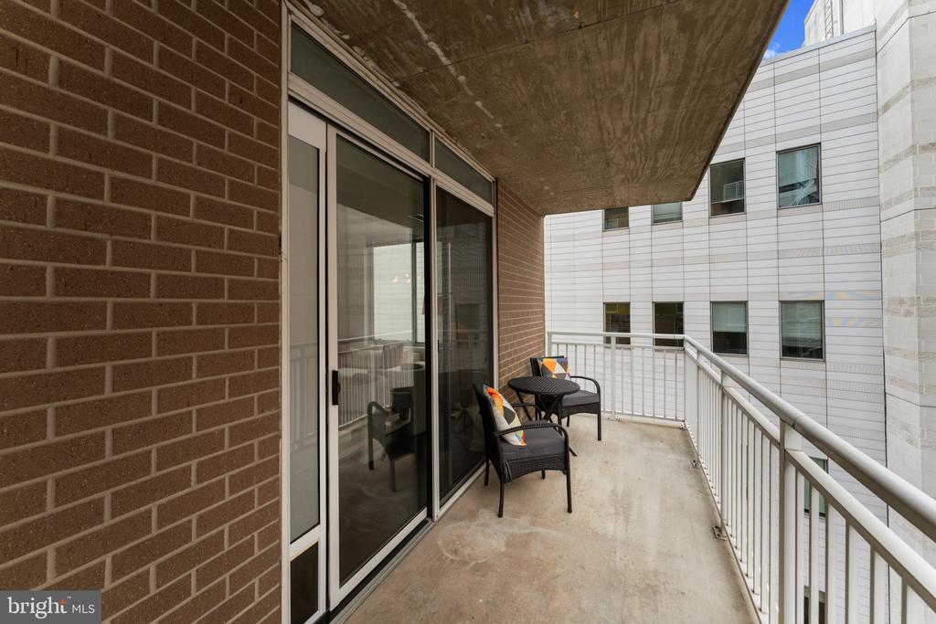 930 WAYNE AVENUE Unit: 610