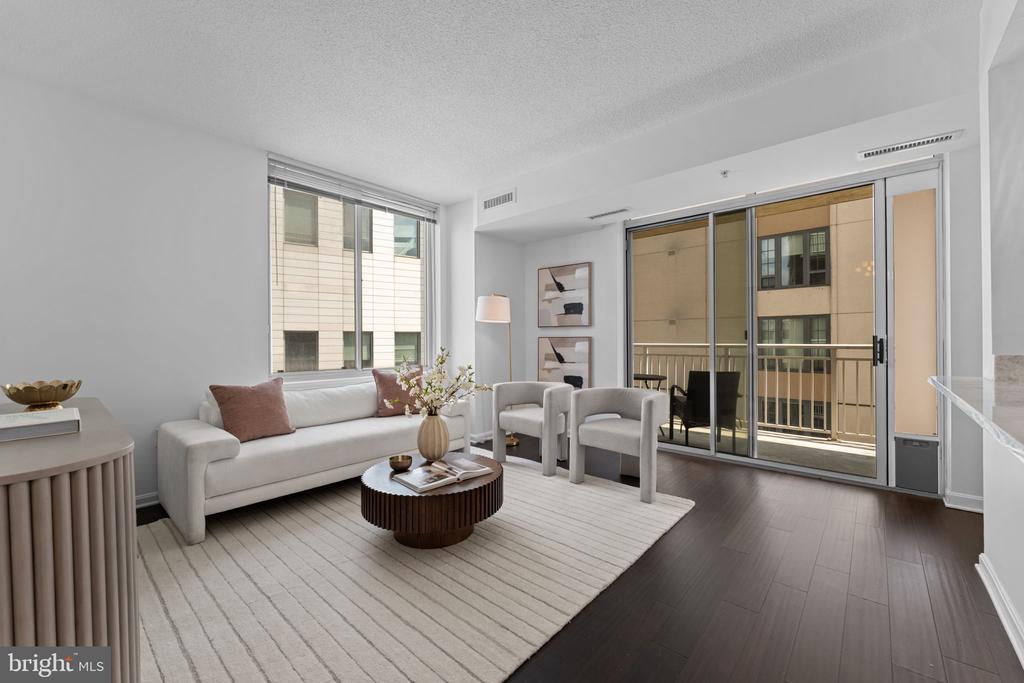 930 WAYNE AVENUE Unit: 610