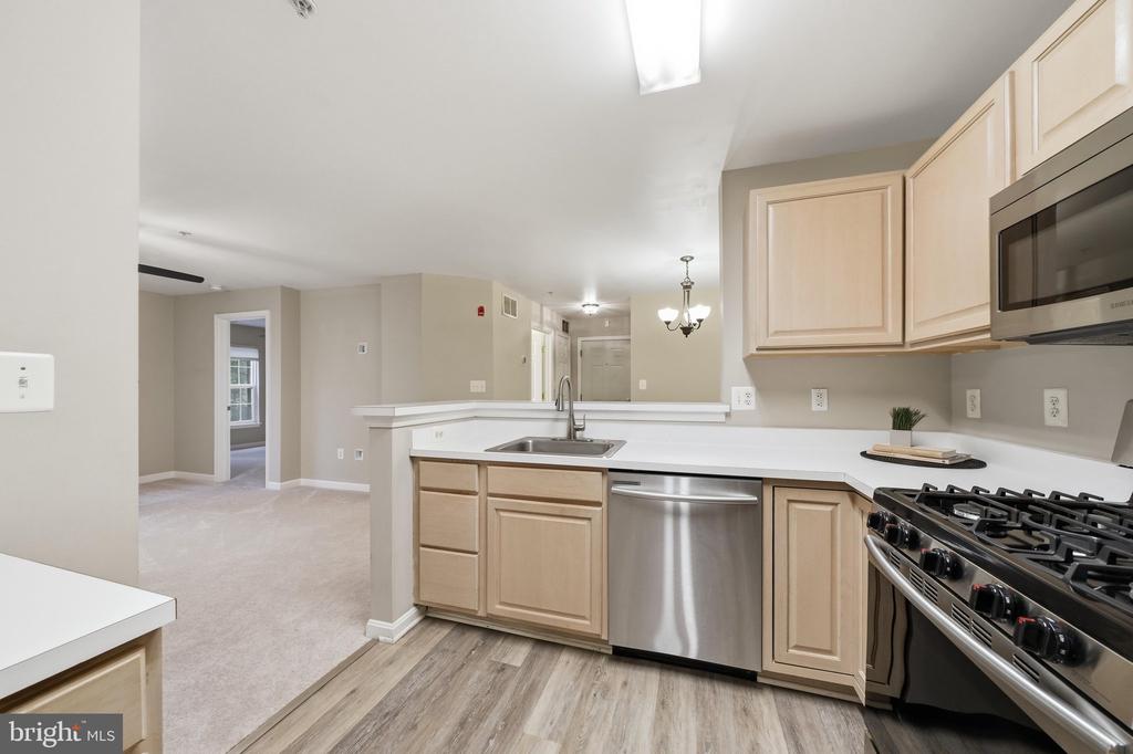 13300 KILMARNOCK WAY Unit: 7-F