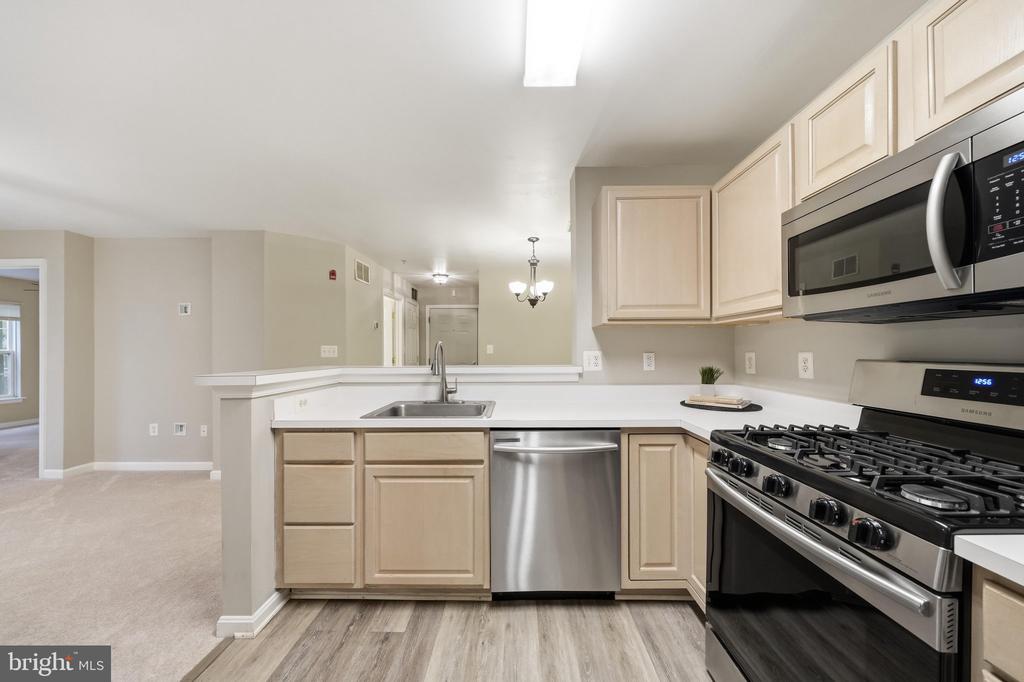 13300 KILMARNOCK WAY Unit: 7-F