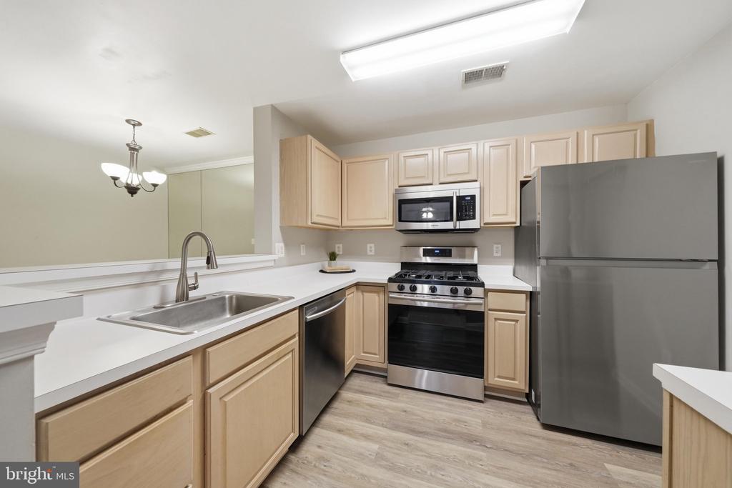 13300 KILMARNOCK WAY Unit: 7-F