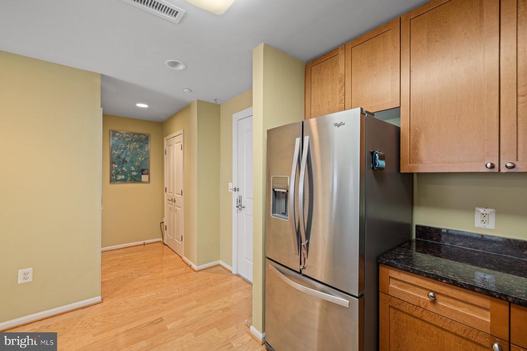11700 OLD GEORGETOWN ROAD Unit: 806