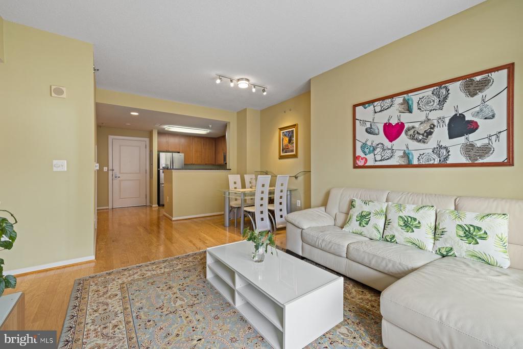11700 OLD GEORGETOWN ROAD Unit: 806