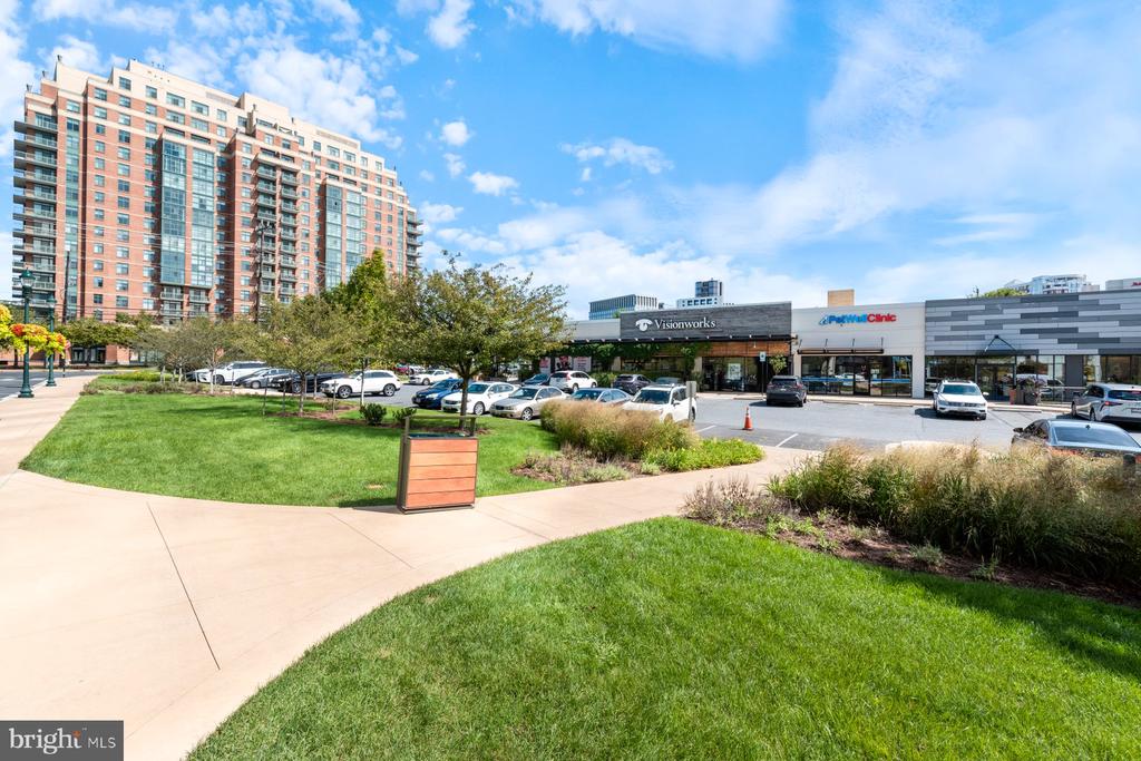 11700 OLD GEORGETOWN ROAD Unit: 806
